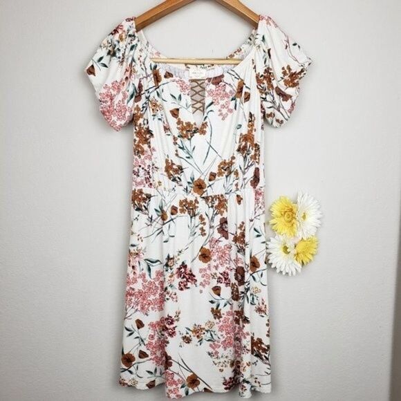 Parc & Lex Lace Up Off Shoulder Floral Dress - Picture 13 of 16